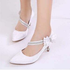 Women's Bridal Shoes Closed Toe Mid Heel Satin Bow Tie Buckle white size 7.5